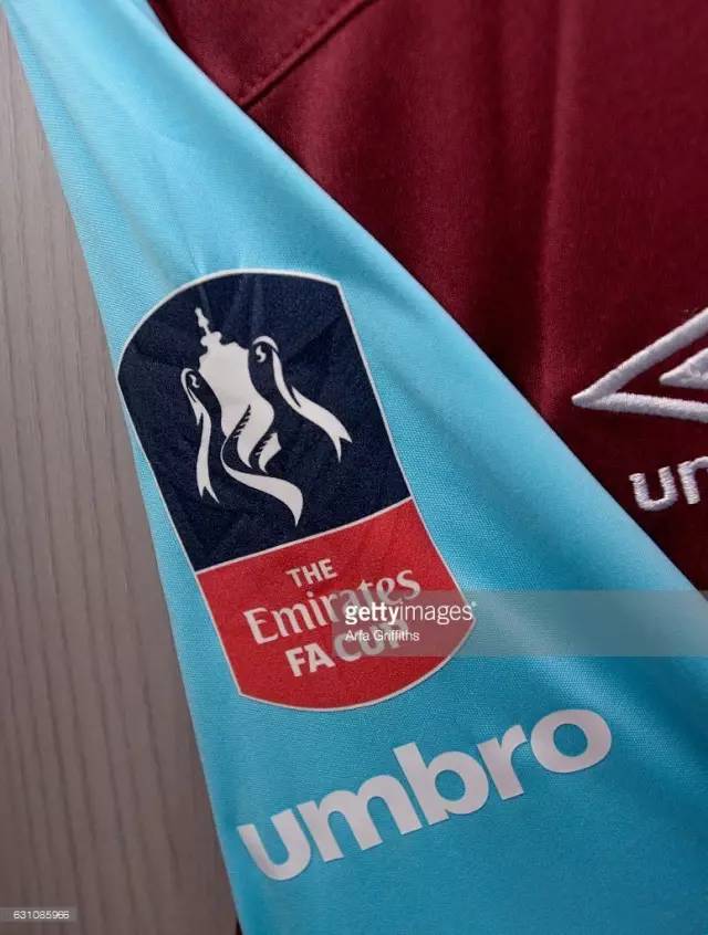 开云体育全站-辽宁本钢迎足总杯关键赛；加时末段更衣室发声；更衣室稳定；心理建设被强调(足总杯四分之一决赛几回合)